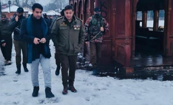 DM Srinagar, SSP raid hotspots of drug consumption